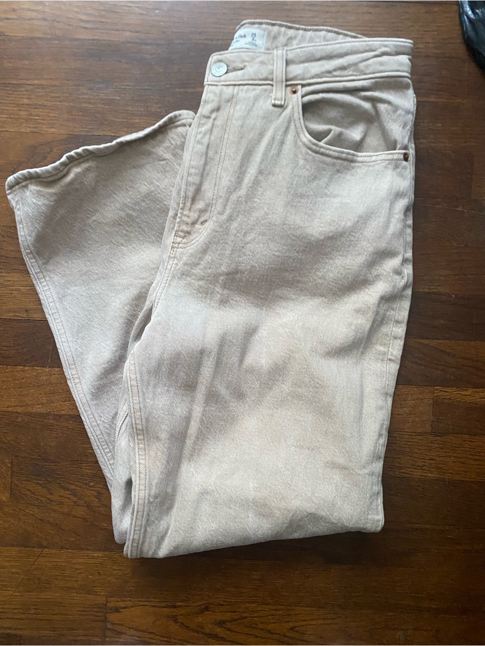 Abercrombie & Fitch High-Rise Jeans in Light Beige